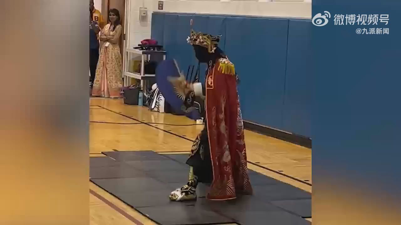  Performing Sichuan Opera in American Schools, Changing Faces, Voice of the Party Involved