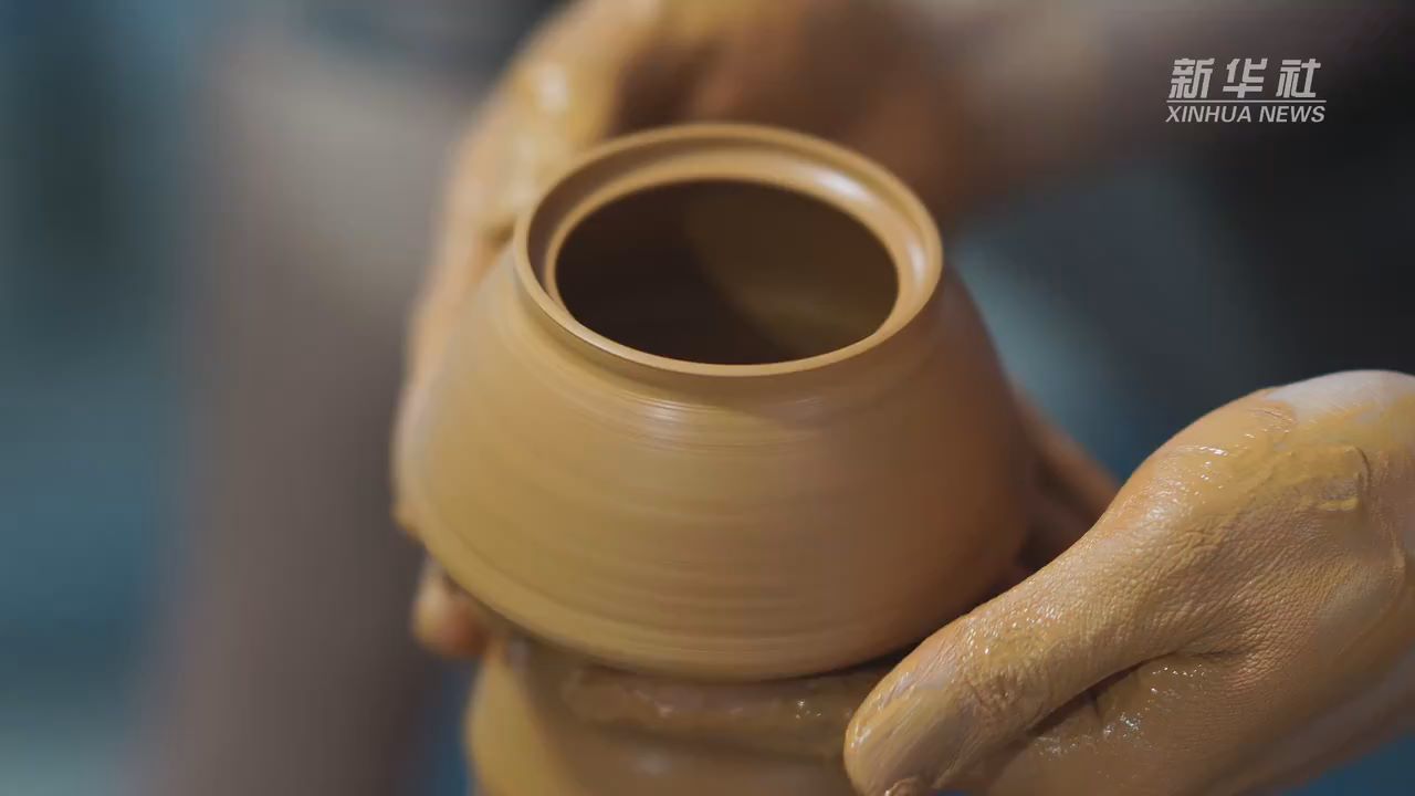  Culture in China | Dialogue with ceramic artist Wu Haoyu: The combination of mud and fire shows the spiritual power of Chinese ceramics