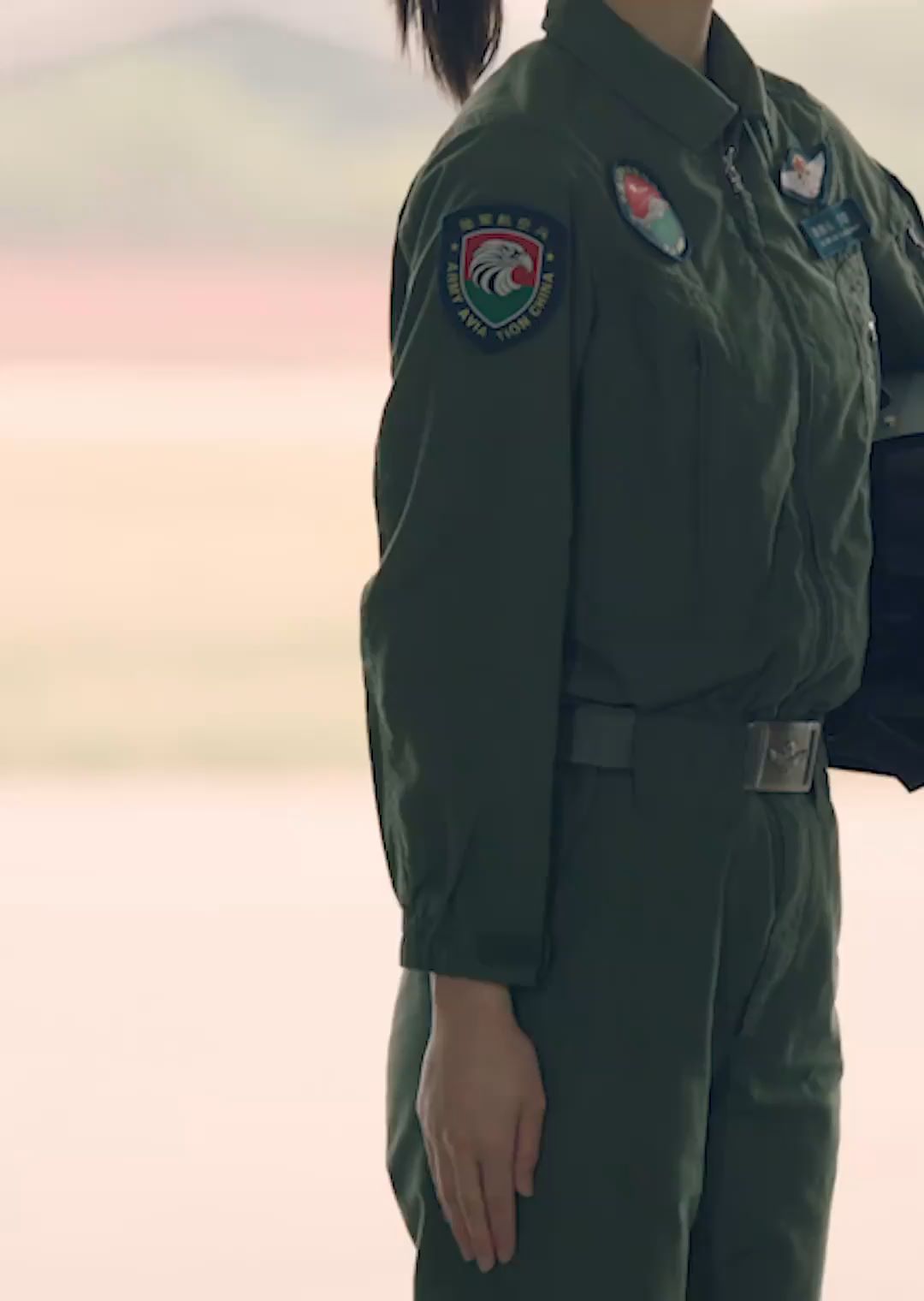 又美又飒24岁女飞徐枫灿改装武直10