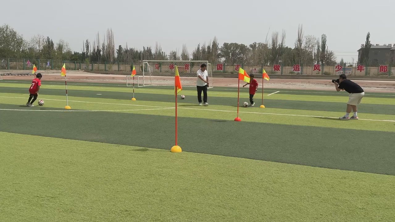 新疆伽师县第三小学：给每个孩子提供追求足球梦想的平台