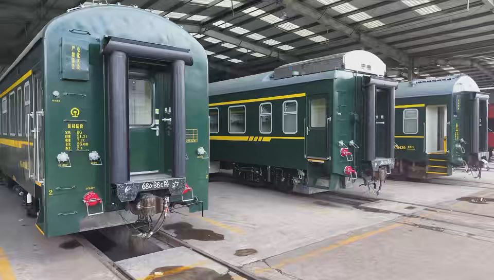 广西首批普惠型适老化旅游列车改造完成 多项设施升级守护老年出行