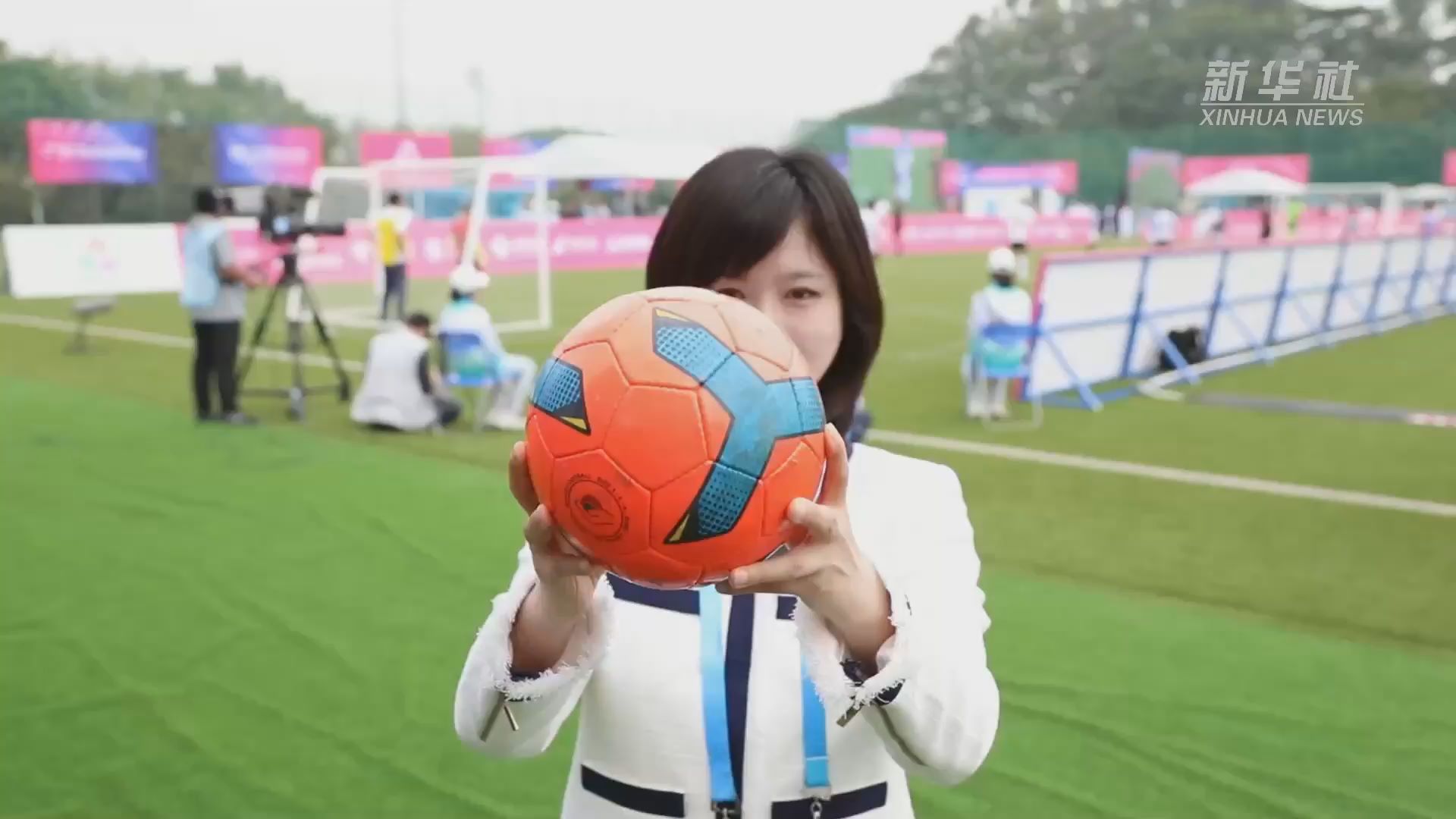 记者观赛｜一场用耳朵“看见”的足球赛