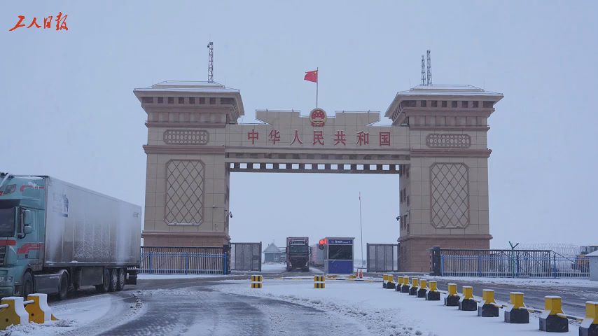 都拉塔口岸出入境人员首次突破15万人次